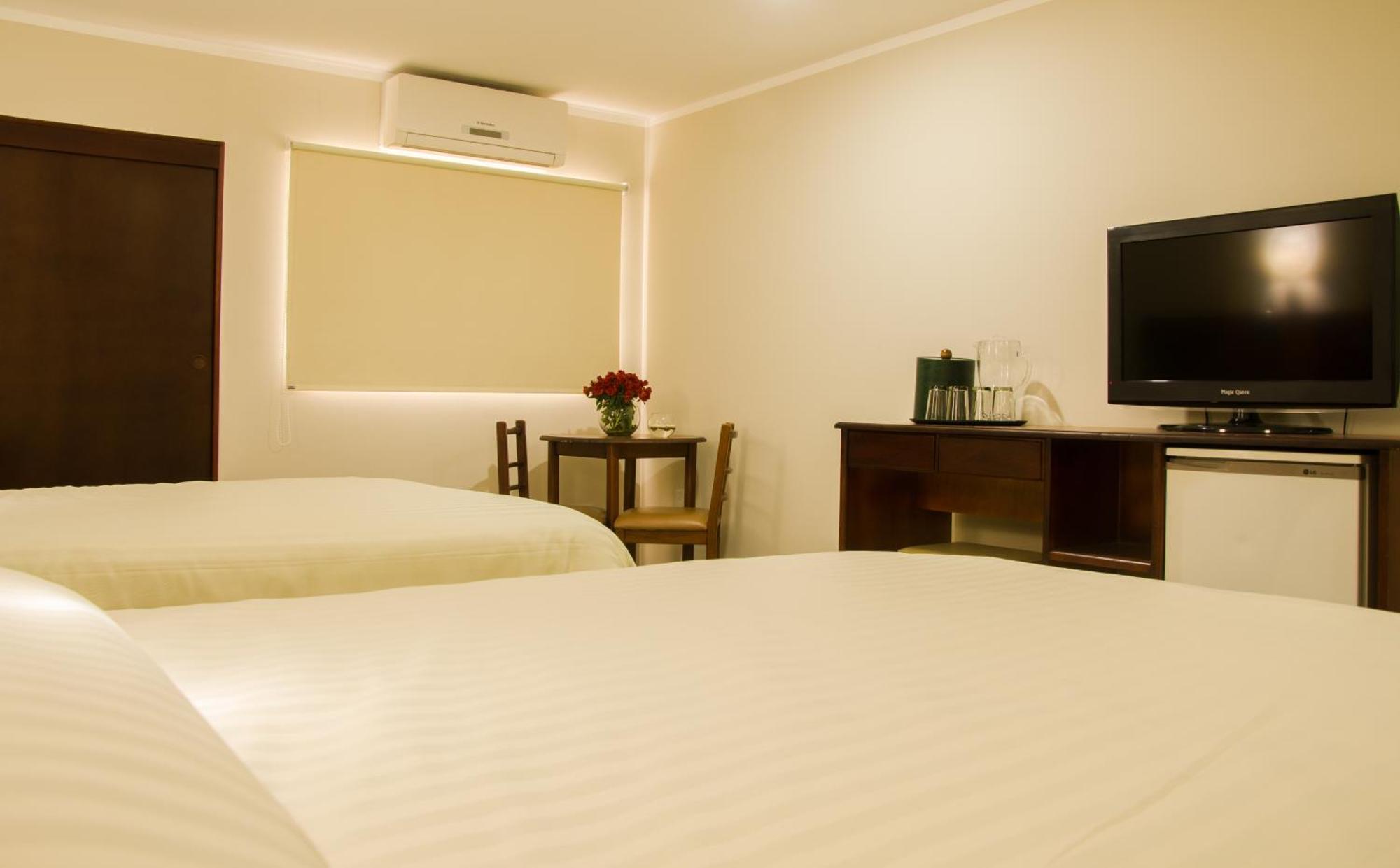 Hotel La Pedregosa Merida Екстер'єр фото