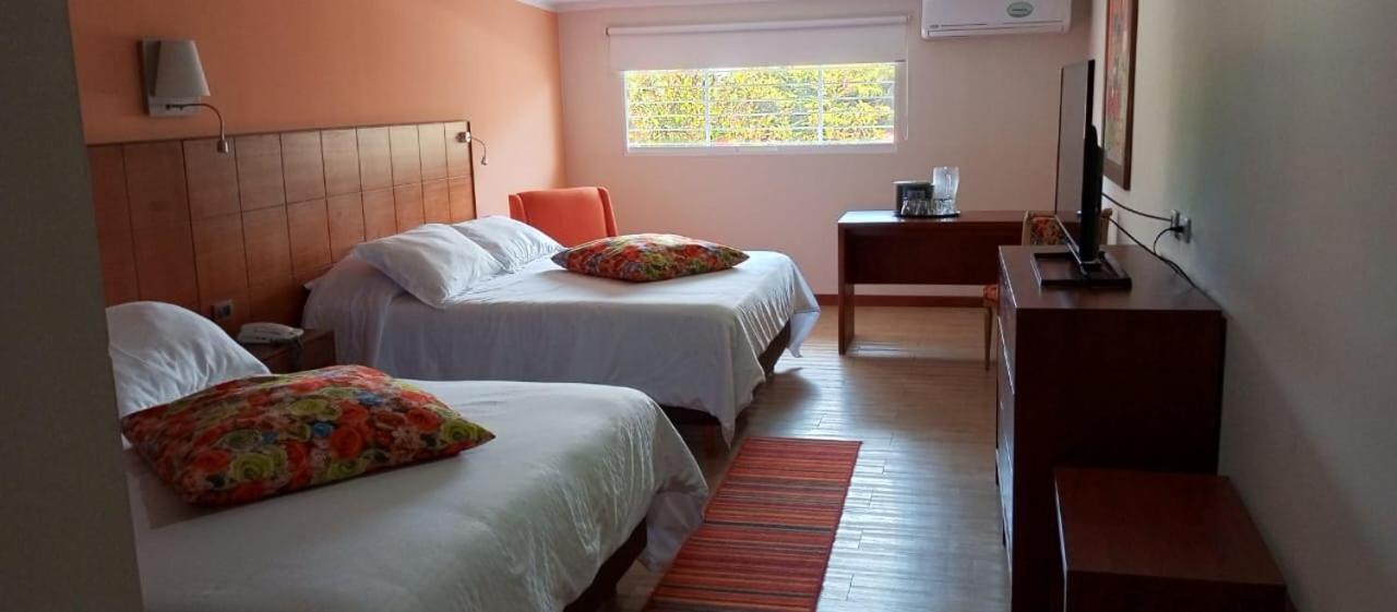 Hotel La Pedregosa Merida Екстер'єр фото