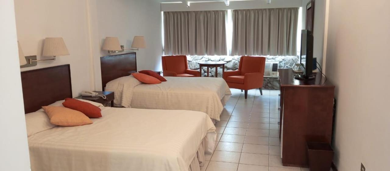 Hotel La Pedregosa Merida Екстер'єр фото
