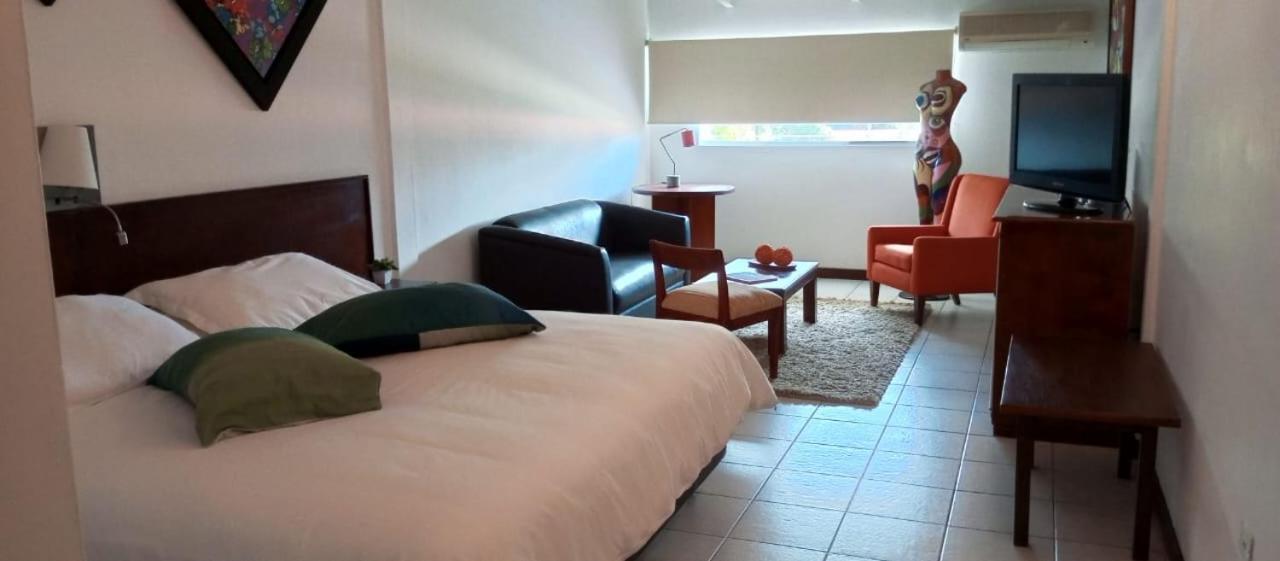 Hotel La Pedregosa Merida Екстер'єр фото