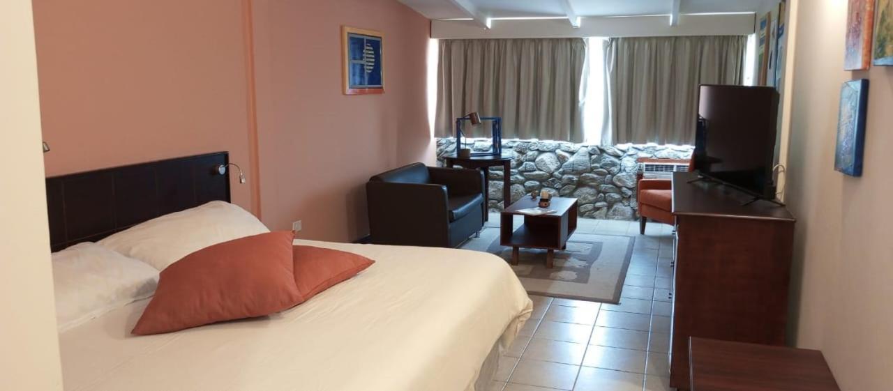 Hotel La Pedregosa Merida Екстер'єр фото
