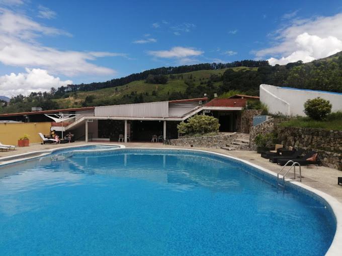 Hotel La Pedregosa Merida Екстер'єр фото