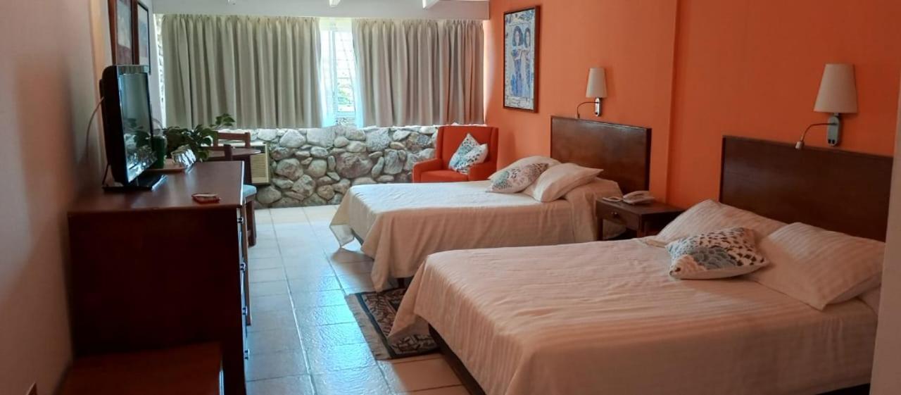 Hotel La Pedregosa Merida Екстер'єр фото